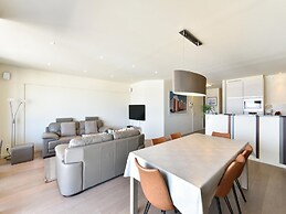 Modern Apartment With Stunning Views