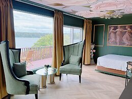 The Florentine Waterfront Hotel