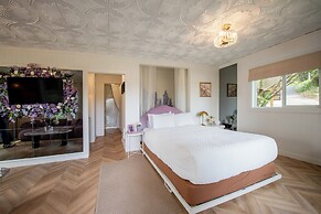 The Florentine Waterfront Hotel