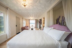 The Florentine Waterfront Hotel