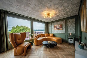 The Florentine Waterfront Hotel