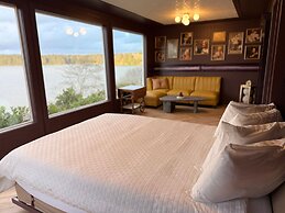 The Florentine Waterfront Hotel