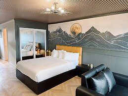The Florentine Waterfront Hotel