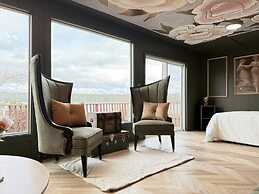 The Florentine Waterfront Hotel