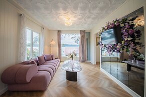 The Florentine Waterfront Hotel