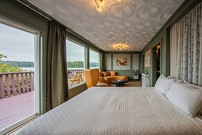 The Florentine Waterfront Hotel