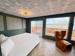 The Florentine Waterfront Hotel