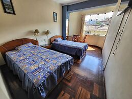 D CARDENAS HOTEL