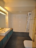Modern 5th Floor Apartment