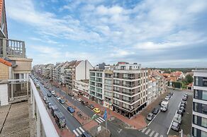 Stylish City-view Retreat