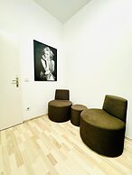 4BR Stay for 8 Near FAC Stadium