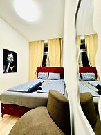 4BR Stay for 8 Near FAC Stadium