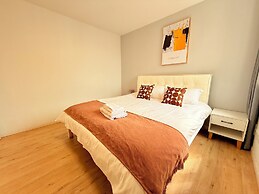 CityHome-3BRs 2Baths Jing'An Temple