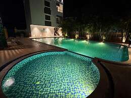 LA MILLIONAIRE LUXURY RESORT