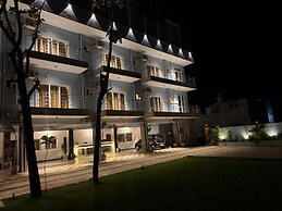 LA MILLIONAIRE LUXURY RESORT