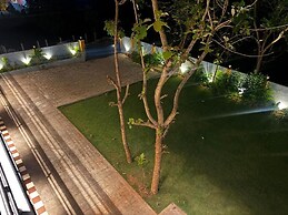 LA MILLIONAIRE LUXURY RESORT