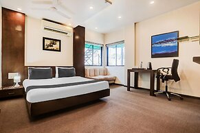 Blissful Stays at Ramdaspeth Downtown