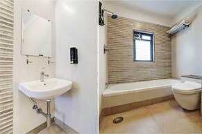 Blissful Stays at Ramdaspeth Downtown