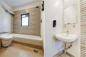 Blissful Stays at Ramdaspeth Downtown