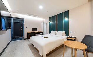 T7 HOTEL UNMANNED TEL EVERLAND BRANCH