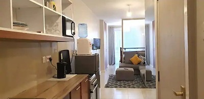 Lux Suites Coral Bells Studio Apartments
