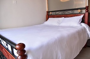Lux Suites Coral Bells Studio Apartments