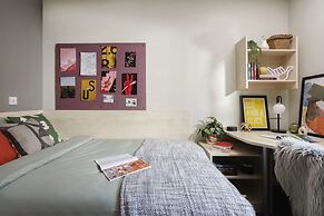 Student Only St Peters Court