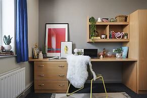 Student Only St Peters Court