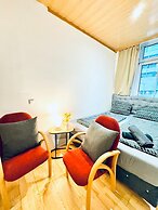 Cozy 4BR Apt for 12P Near FAC Platz