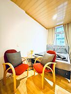 Cozy 4BR Apt for 12P Near FAC Platz