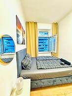 Cozy 4BR Apt for 12P Near FAC Platz