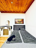Cozy 4BR Apt for 12P Near FAC Platz