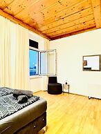 Cozy 4BR Apt for 12P Near FAC Platz