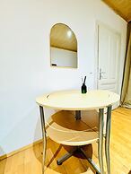 Cozy 4BR Apt for 12P Near FAC Platz