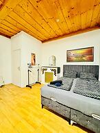 Cozy 4BR Apt for 12P Near FAC Platz