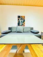 Cozy 4BR Apt for 12P Near FAC Platz