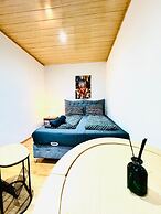 Cozy 4BR Apt for 12P Near FAC Platz