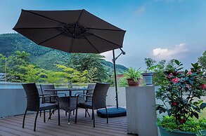 Chuxiu Hot Spring Boutique Homestay