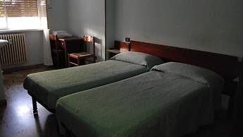 Hotel Mira