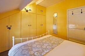 Host Stay Ships Bell