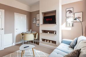 Host Stay Farman Road