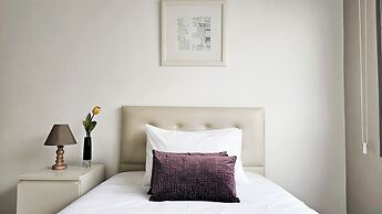 Phaedrus Living Ledras Residences 204