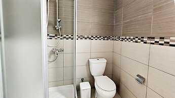 Phaedrus Living Ledras Residences 204