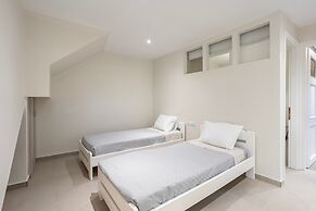 Azure Seaside Retreat in the Heart of Petalidi