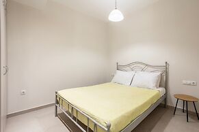 Azure Seaside Retreat in the Heart of Petalidi