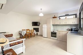 Azure Seaside Retreat in the Heart of Petalidi