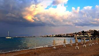 Azure Seaside Retreat in the Heart of Petalidi