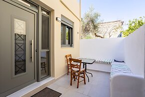 Azure Seaside Retreat in the Heart of Petalidi