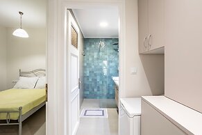 Azure Seaside Retreat in the Heart of Petalidi