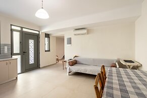 Azure Seaside Retreat in the Heart of Petalidi